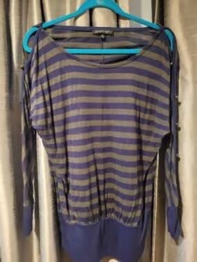 PARAPHRASE SIZE MEDIUM M STRIPED TOP LOT5762